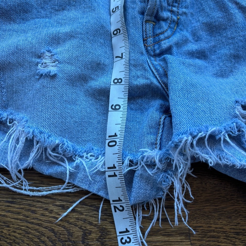 We The Free by Free People Distressed Denim Cutoff Shorts | Women’s Size 26 - Picture 5 of 7